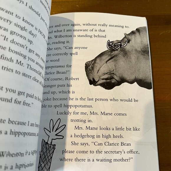 Utterly Me, Clarice Bean by Lauren Child Softcover. - Picture 3 of 3